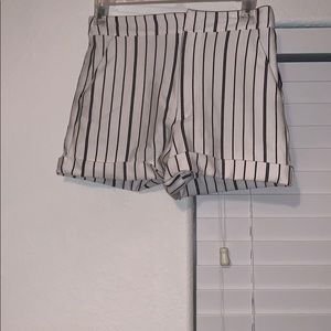 Forever 21 black and white zip up shorts